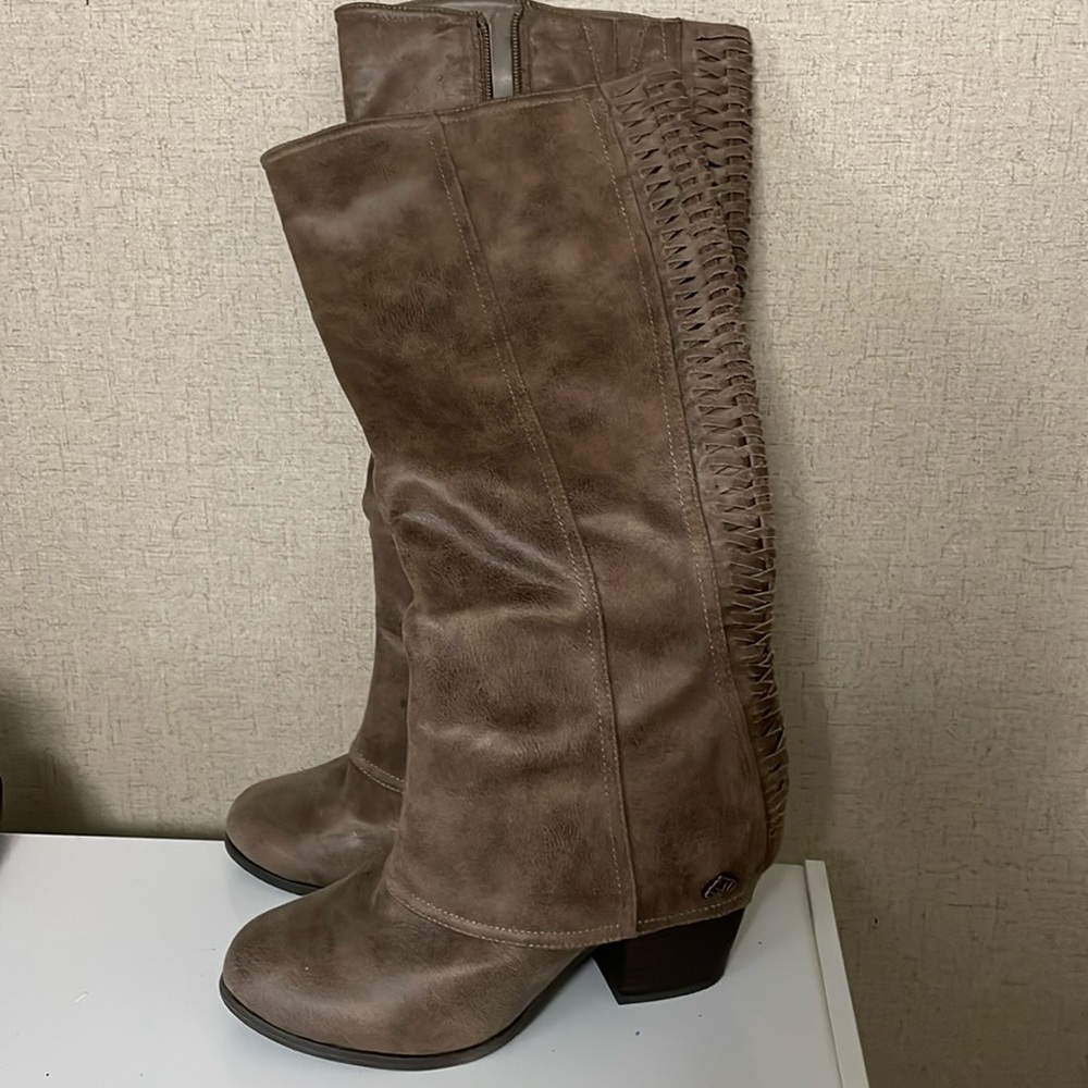 knee high boots